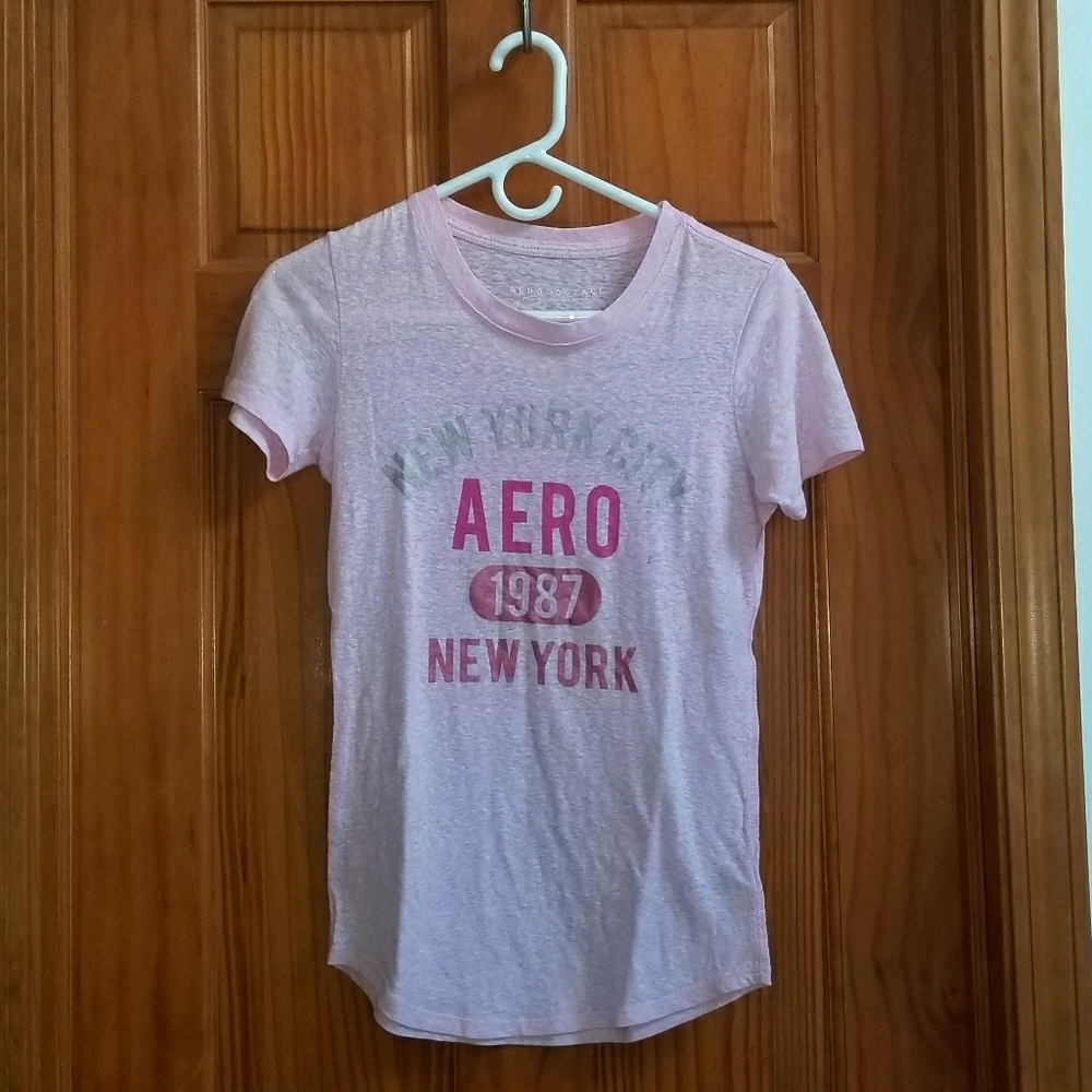 Light pink Aeropostale top with writing